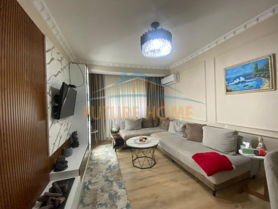 Tirane, shes apartament 1+1 Kati 1, 58 m² 145000 € (Stacioni i Trenit)
