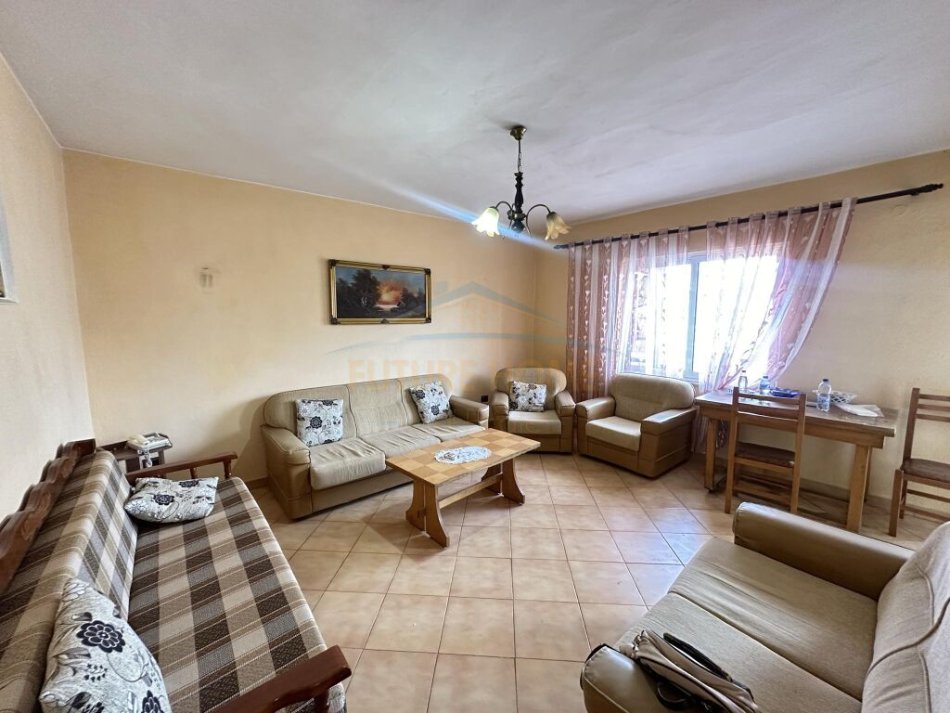 Tirane, shes apartament 2+1+Ballkon Kati 5, 79 m² 115.000 € (Rruga Thanas Ziko)