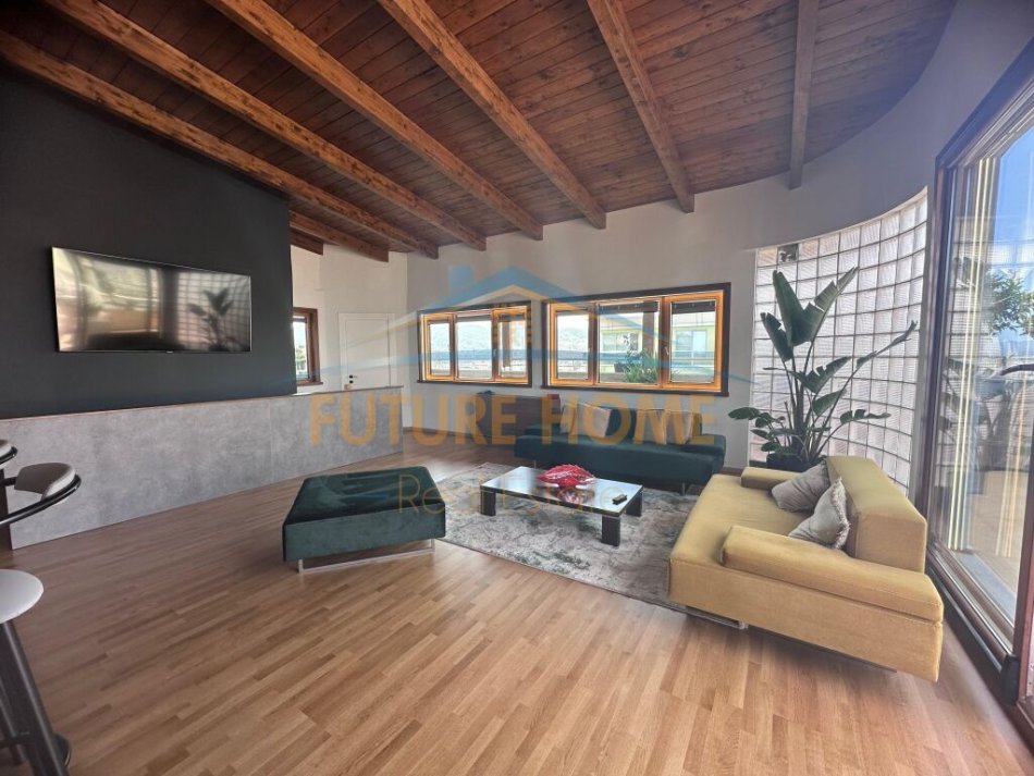 Tirane, shes apartament duplex 3+1+Ballkon Kati 10, 340 m² 1,350,000 € (Sheshi Willson)