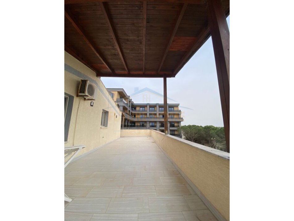 Mali Robit, shitet apartament+verande | Penthouse 2+1+Aneks+Ballkon Kati 4, 94 m² 125.000 € (Mali i Robit)