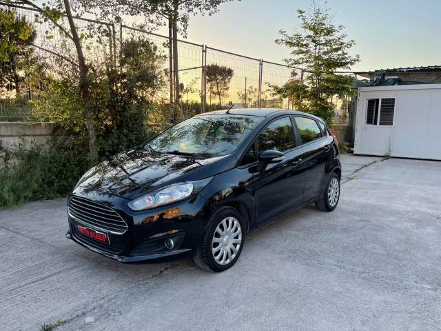 Tirane, shes makine Ford FIESTA Viti 2014, 6.400 Euro