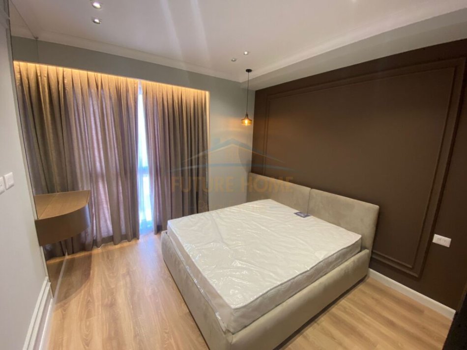 Tirane, jepet me qera 2+1+Ballkon Kati 9, 1 m² 650 € (Rruga e Dibres)