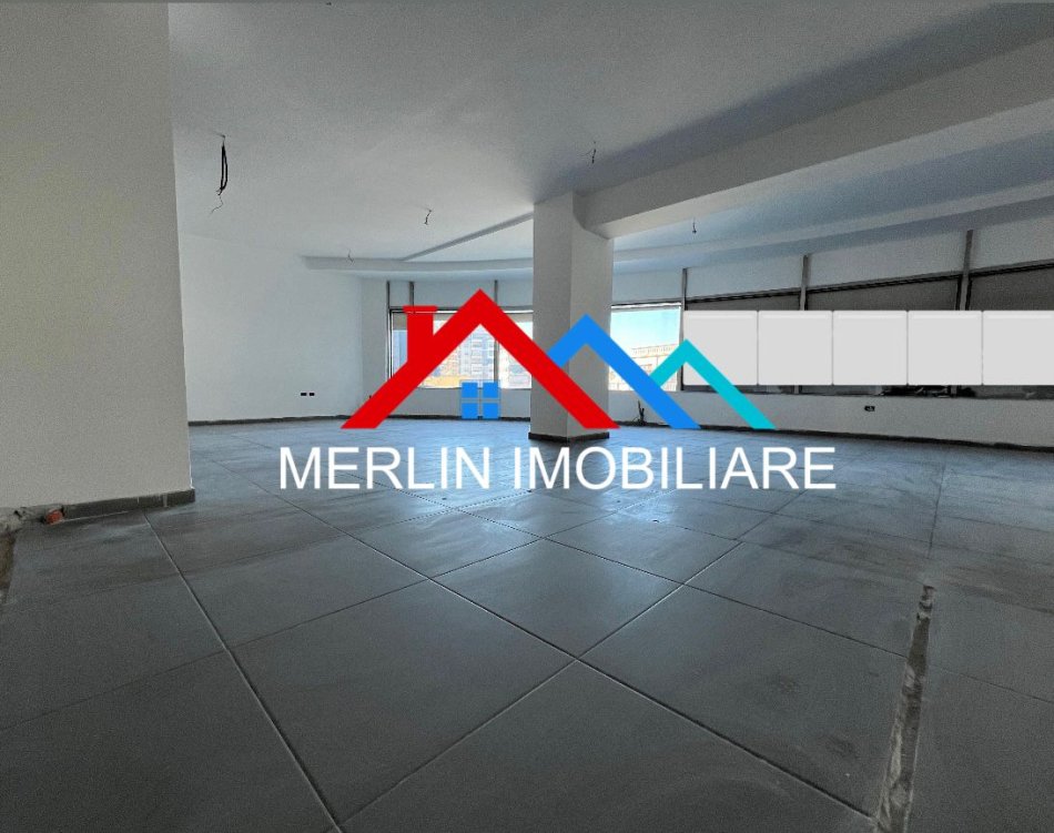 Tirane, jepet me qera ambjent biznesi Kati 2, 300 m² 3.300 € (Rruga e Dibres)