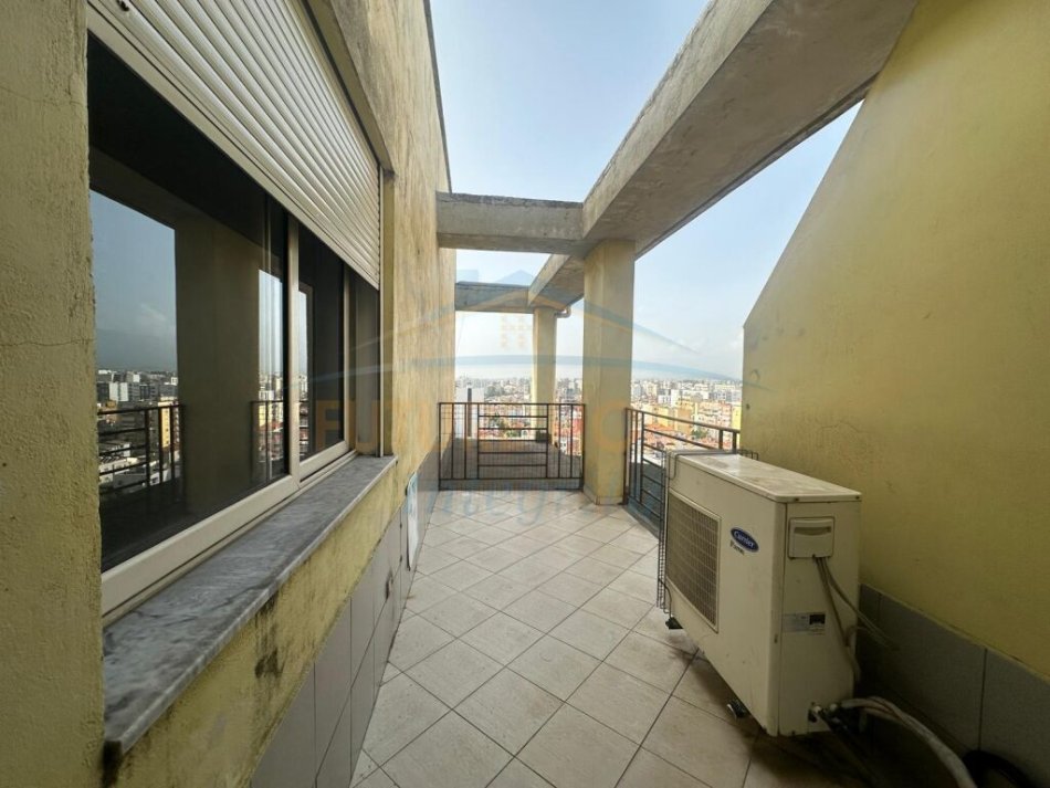 Tirane, shitet apartament 2+1 Kati 11, 101 m² 170,000 € (Rruga e Kavajes)