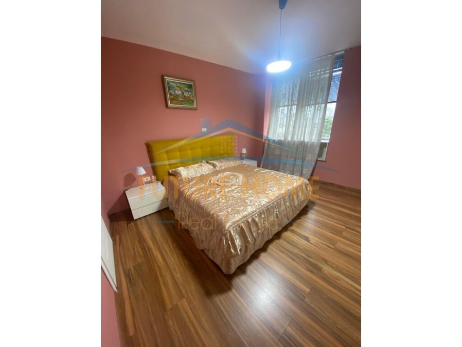 Tirane, jepet me qera apartament 2+1 Kati 5, 118 m² 1,000 € (Qender)
