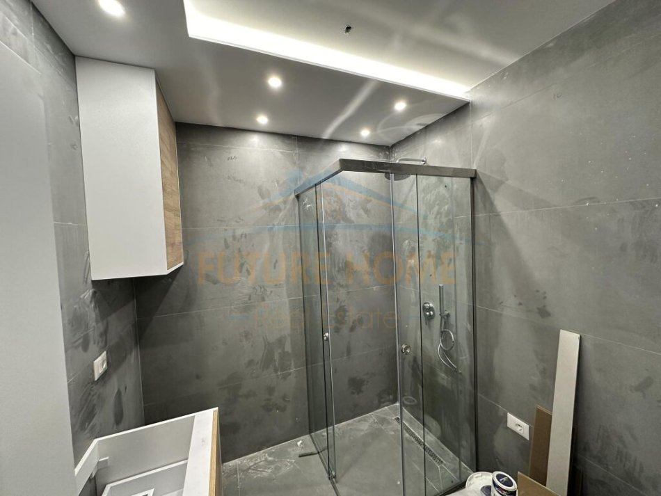 Tirane, shitet apartament 2+1+Ballkon Kati 2, 113 m² 250.000 € (Rruga Qemal Stafa)