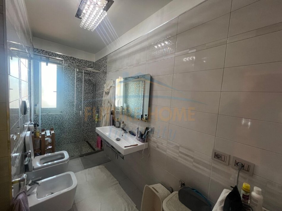 Tirane, shitet apartament 3+1, Kati 7, 139 m² 320,000 € (Tower Bridge 1)