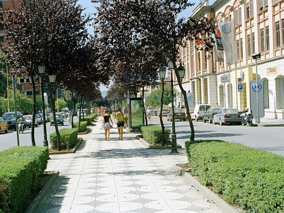 Tirane, shitet shtepi 3+1 Kati 2, 92 m² 380.000 € (Rruga e Kavajes)
