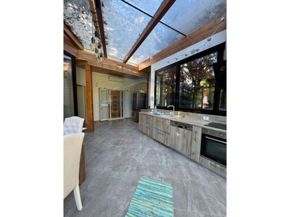 Gjiri Lalezit | Hamallaj, shitet Vile 2 Katshe Kati 0, 453 m² 420.000 € (Lura 1 , Gjiri Lalzit)