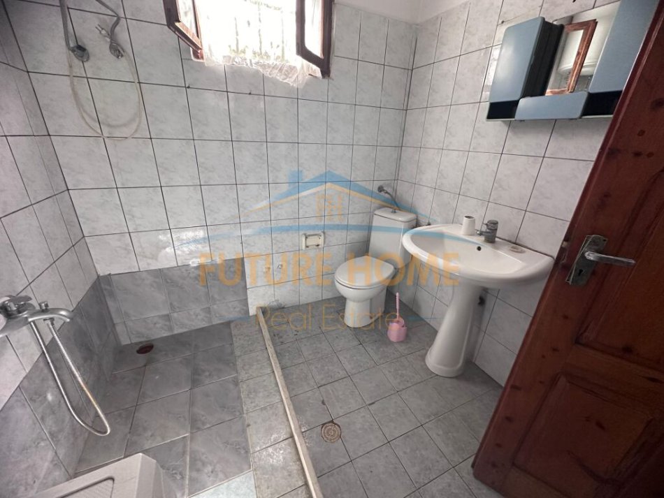 Tirane, jepet me qera apartament 1+1 Kati 0, 75 m² 450 € (Rruga Jordan Misja)