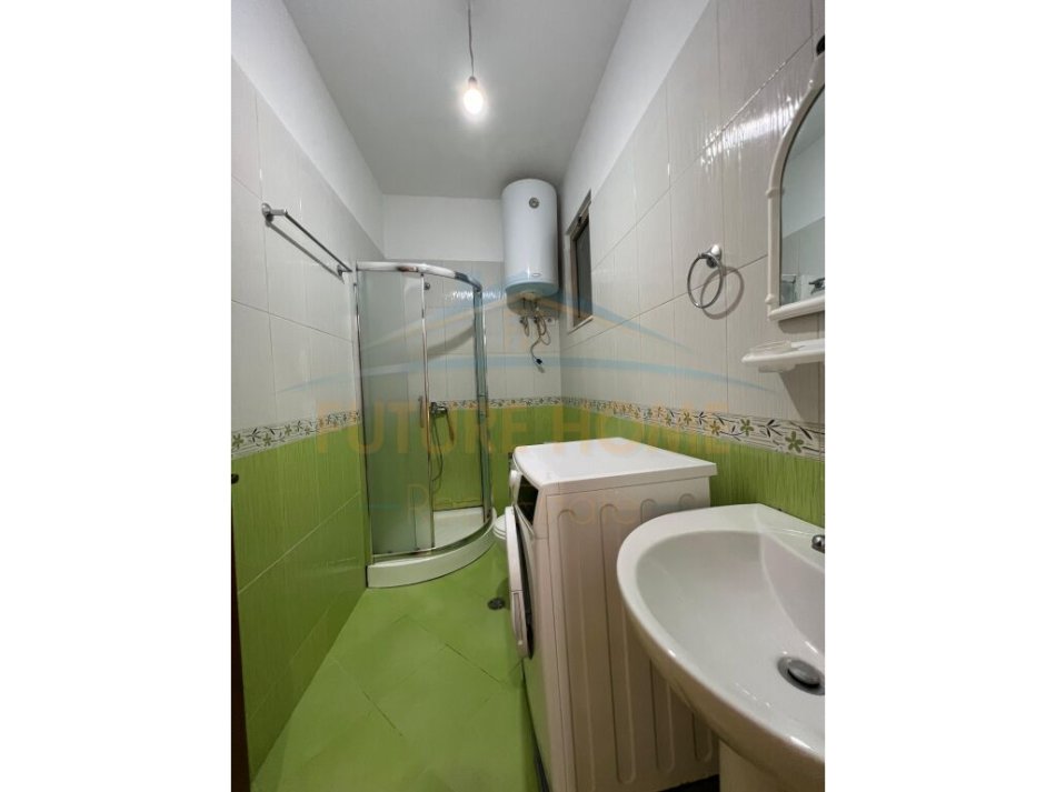 Tirane, jepet me qera apartament 1+1+Aneks+Ballkon Kati 5, 64 m² 350 € (astir)