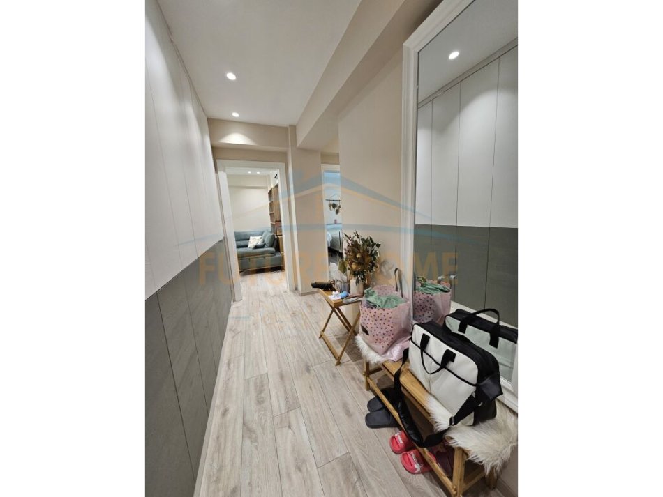 Durres, shitet apartament 2+1+Ballkon Kati 3, 81 m² 134.000 € (Egnatia)