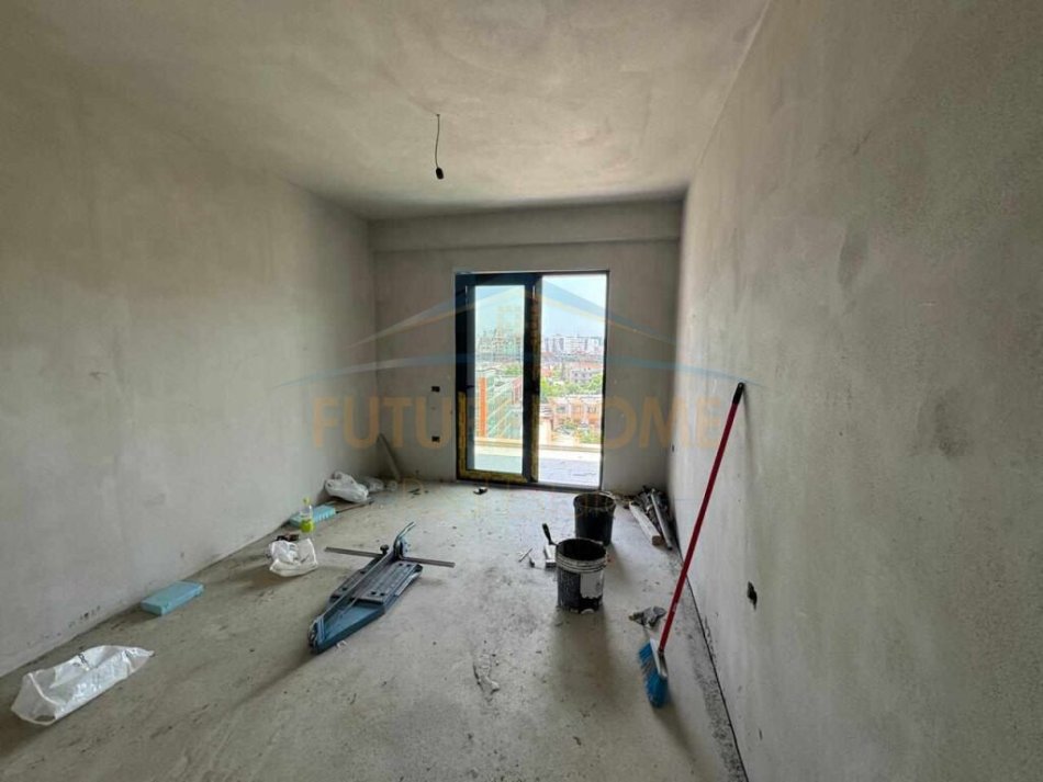 shitet , 221.000 €