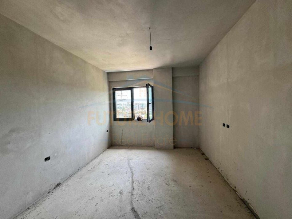 shitet , 221.000 €