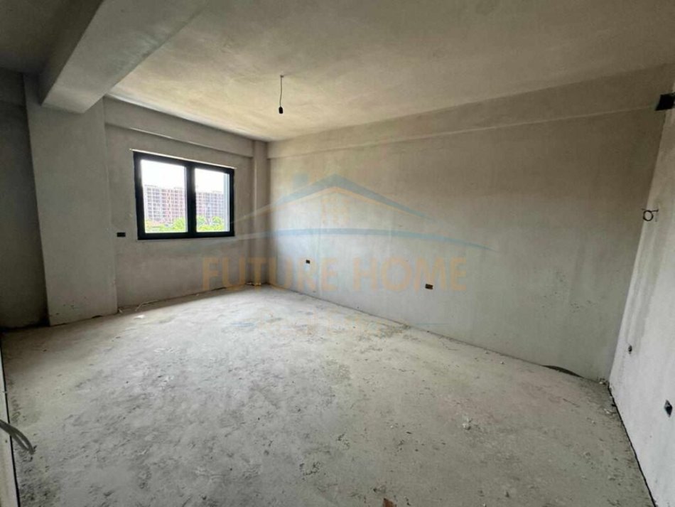 shitet , 221.000 €