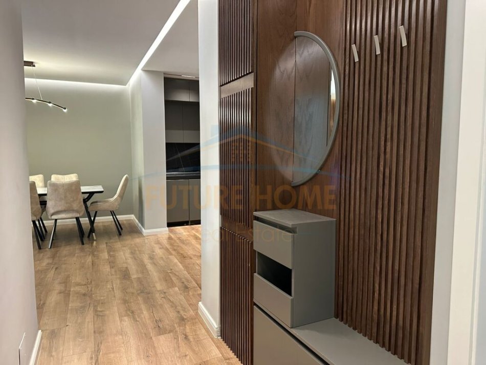 Tirane, shitet apartament 2+1+Ballkon Kati 5, 115 m² 230.000 € (Don Bosco)