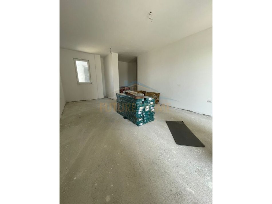 Tirane, shitet apartament 2+1+Aneks+Ballkon Kati 2, 125 m² 122.000 € 