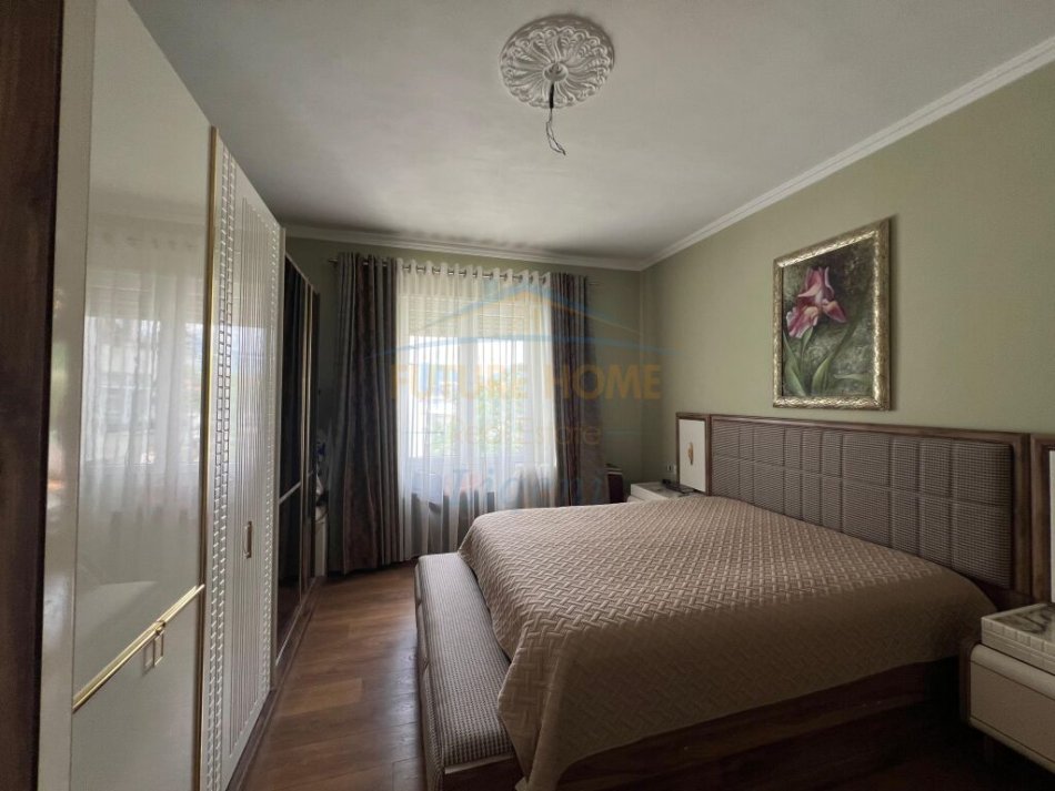Tirane, shitet apartament 2+1+Aneks+Ballkon Kati 1, 123 m² 210.000 € (KOPSHTI BOTANIK)