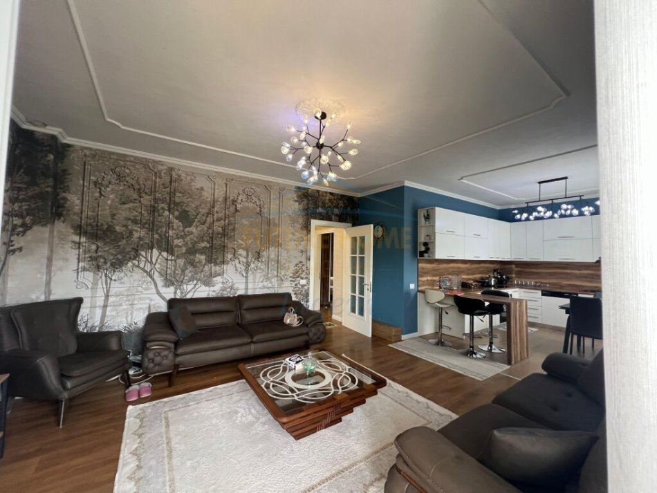 Tirane, shitet apartament 2+1+Aneks+Ballkon Kati 1, 123 m² 210.000 € (KOPSHTI BOTANIK)