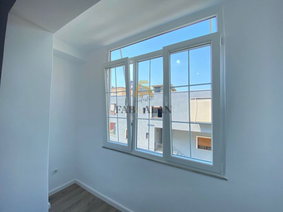 Tirane, shitet apartament 2+1 Kati 3, 68 m² 150.000 € (21 Dhjetori)