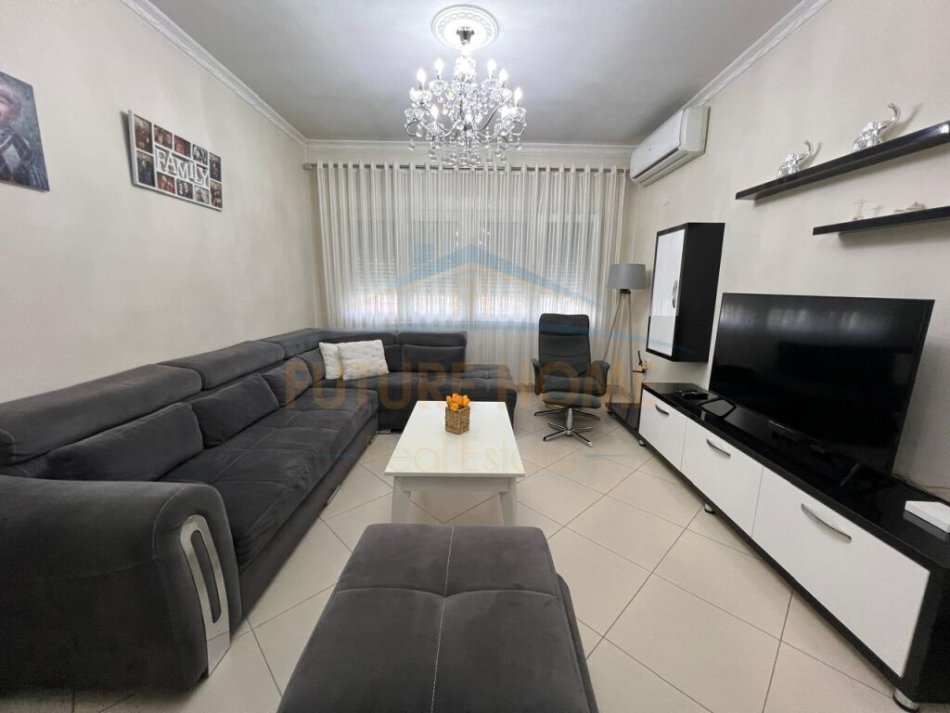 Tirane, shes 2+1+Aneks+Ballkon Kati 4, 122 m² 170.000 € (UNAZA E RE ASTIR ROTONDO)