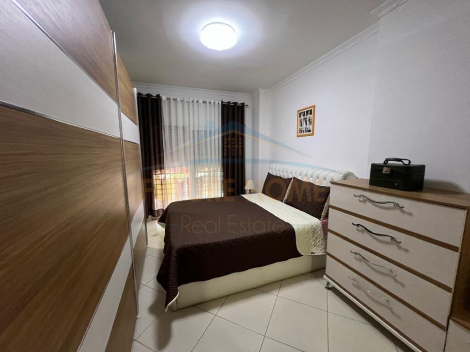 Tirane, shitet apartament 2+1+Ballkon Kati 4, 122 m² 170.000 € (Unaza e Re)