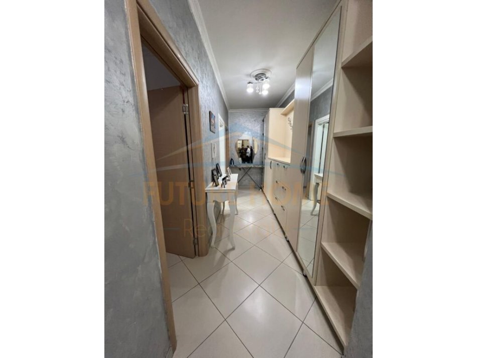 Tirane, shes 2+1+Aneks+Ballkon Kati 4, 122 m² 170.000 € (UNAZA E RE ASTIR ROTONDO)