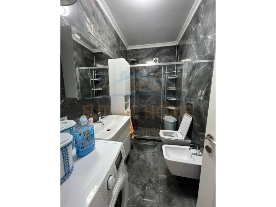 Tirane, shitet apartament 2+1 Kati 4, 122 m² 170.000 € (Unaza e Re)