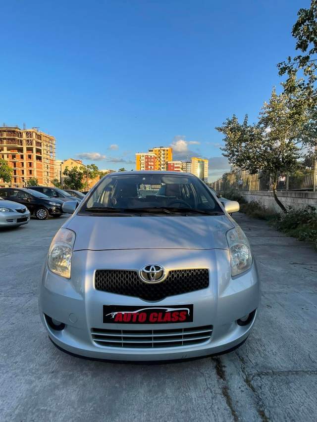 Tirane, shes makine Toyota YARIS Viti 2007, 3500 Euro