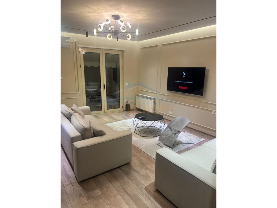 Tirane, shitet apartament duplex Dublex Kati 6, 130 m² 160.000 € (Fresku)