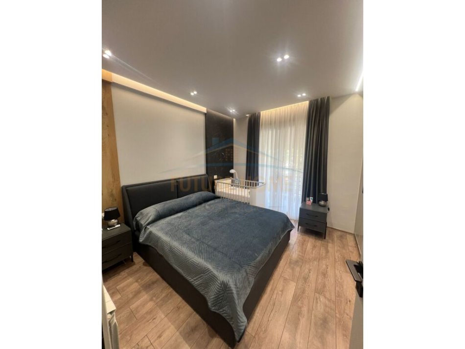Tirane, shitet apartament duplex Dublex Kati 6, 130 m² 160.000 € (Fresku)