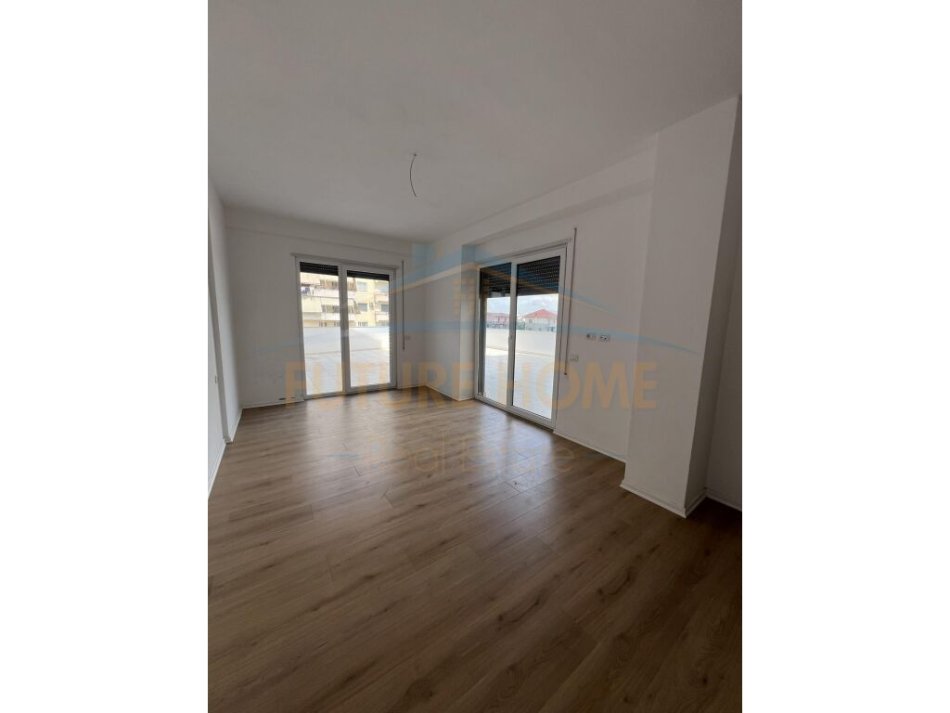 Tirane, shitet apartament 2+1 Kati 1, 101 m² 166.300 € (unaza e re)