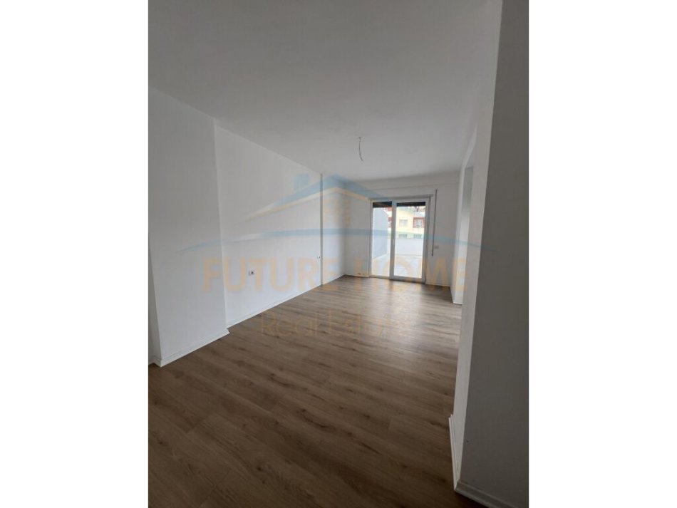 Tirane, shitet apartament 2+1 Kati 1, 101 m² 166.300 € (unaza e re)