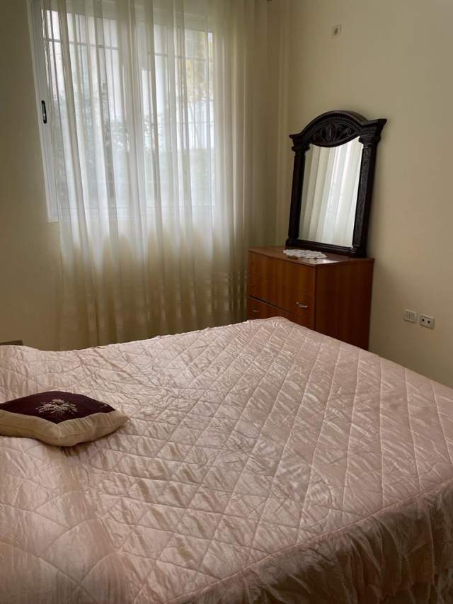 Tirane, shitet apartament Kati 1, 85 m² 60.000 Euro (QESARAK)
