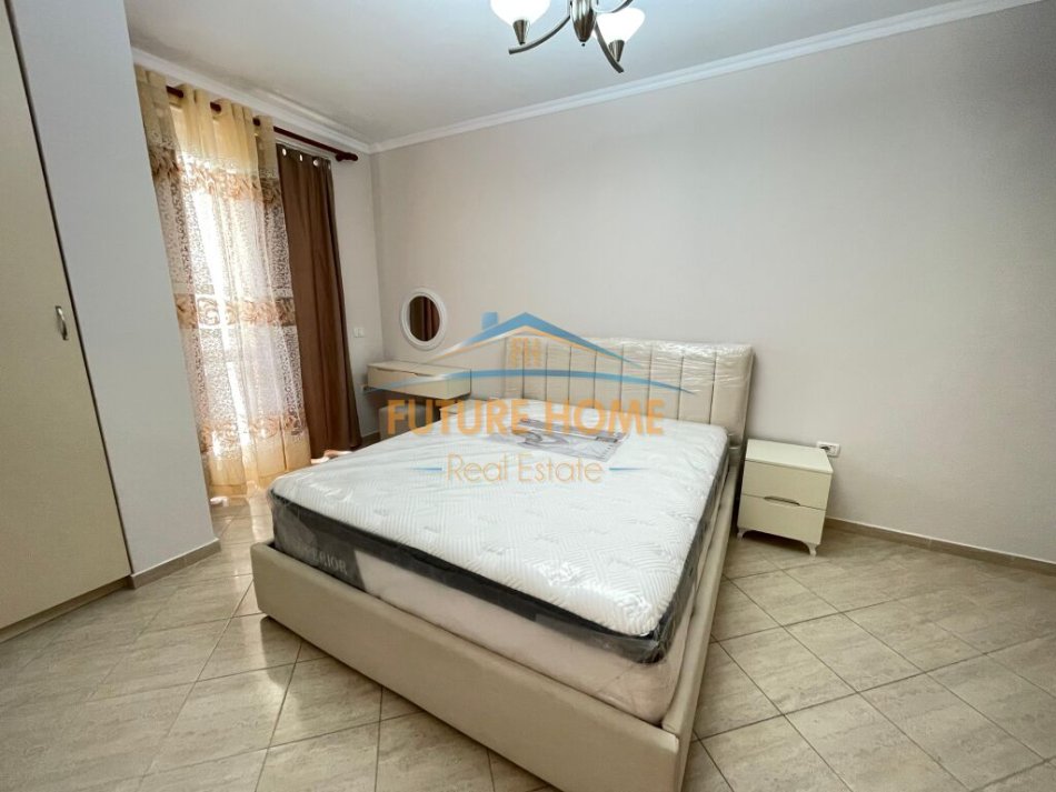Tirane, jepet me qera apartament 1+1+Ballkon Kati 3, 73 m² 600 € (Selvia)