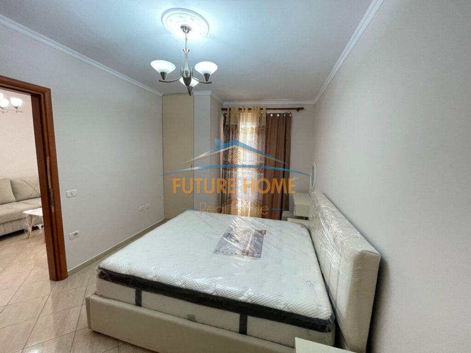 Tirane, jepet me qera apartament 1+1+Ballkon Kati 3, 73 m² 600 € (Selvia)