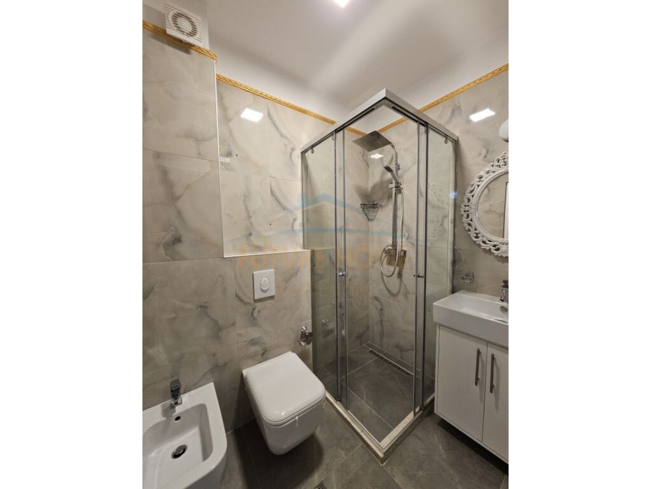 Tirane, jepet me qera apartament 2+1 Kati 3, 110 m² 580 € (Rruga Feizi Himzo)