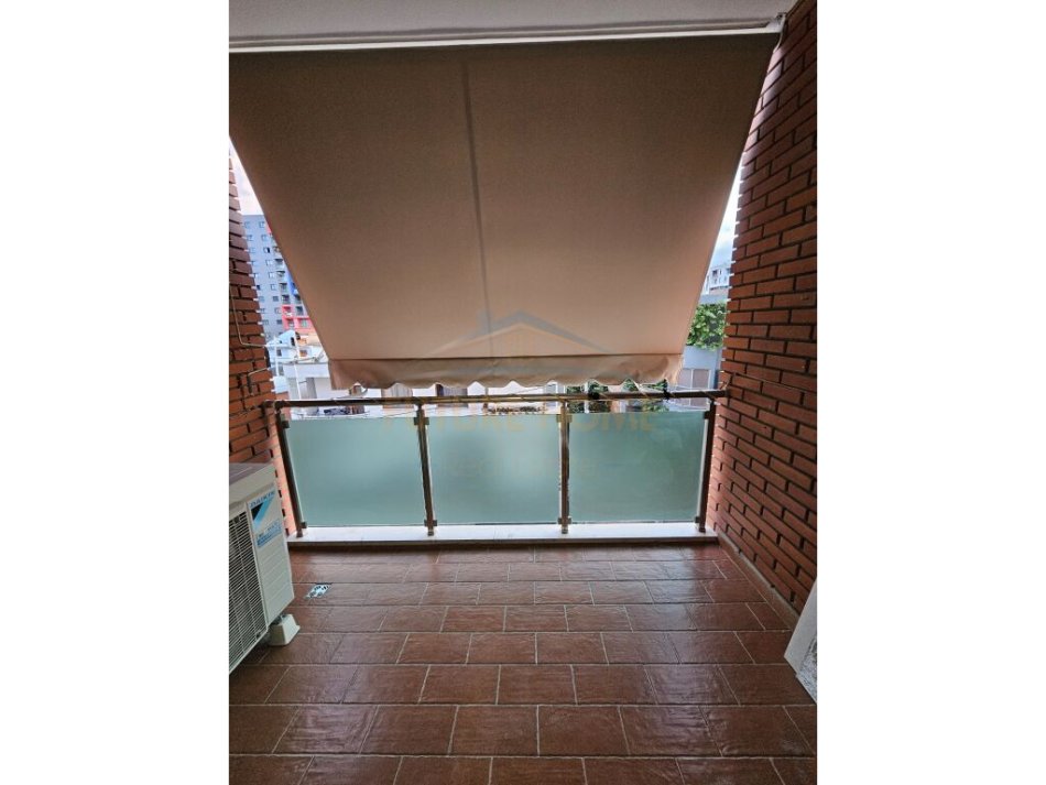 Tirane, jepet me qera apartament 2+1 Kati 3, 110 m² 580 € (Rruga Feizi Himzo)