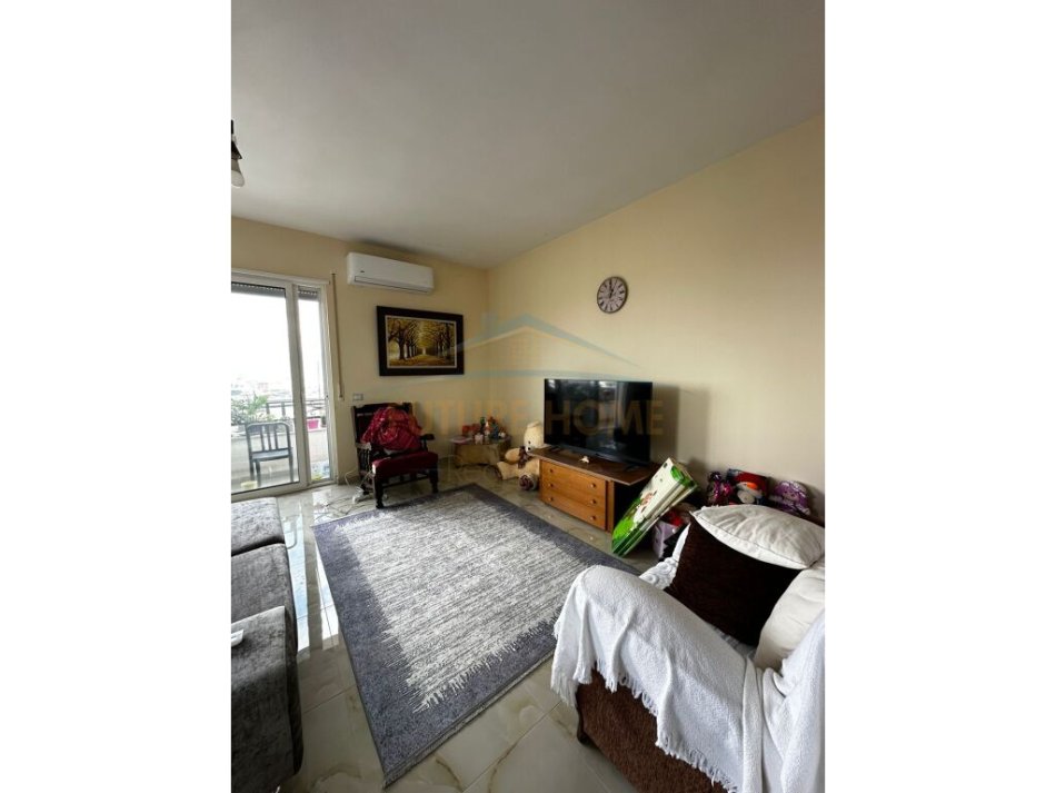 Tirane, shitet apartament 2+1+Ballkon Kati 2, 147 m² 185.000 € (Kopshti Botanik)