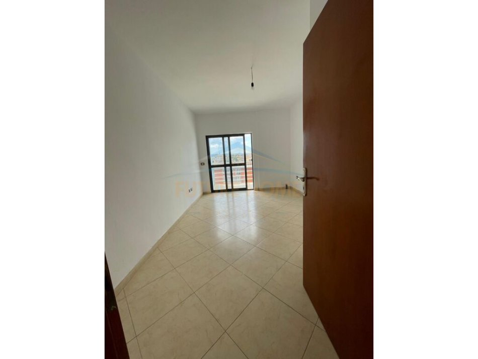 Tirane, shitet apartament 2+1+Ballkon Kati 5, 120 m² 156.000 € (Don Bosco)