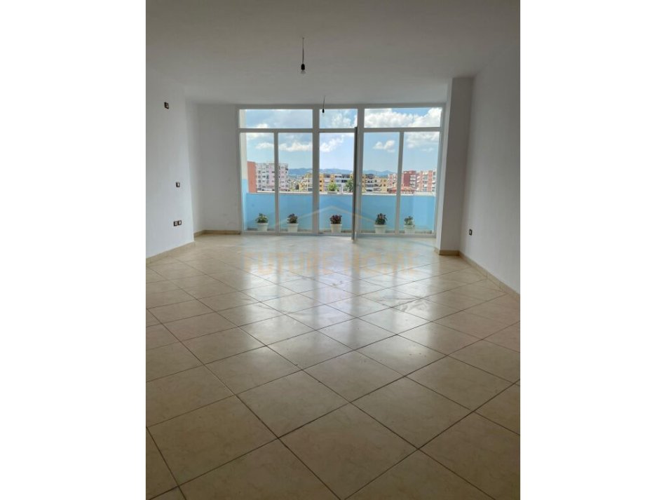 Tirane, shitet apartament 2+1+Ballkon Kati 5, 120 m² 156.000 € (Don Bosco)