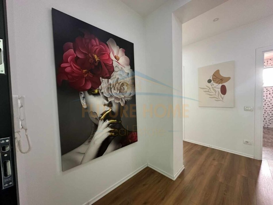 Tirane, shitet ambjent biznesi Kati 6, 114 m² (UNAZA E RE)
