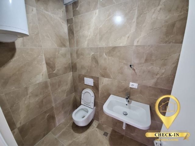 Tirane, jepet me qera dyqan Kati 0, 56 m² 600 Euro (Kompleksi Kontakt Mangalem)