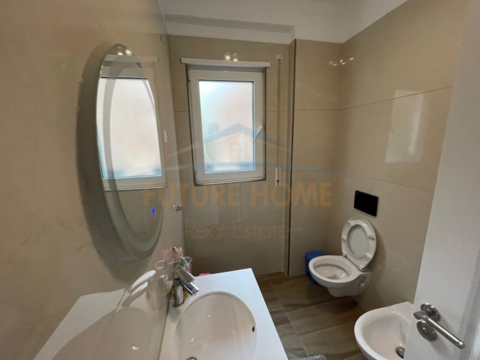 Tirane, shitet apartament 2+1 Kati 3, 105 m² 165.000 € (Kopshti Botanik)