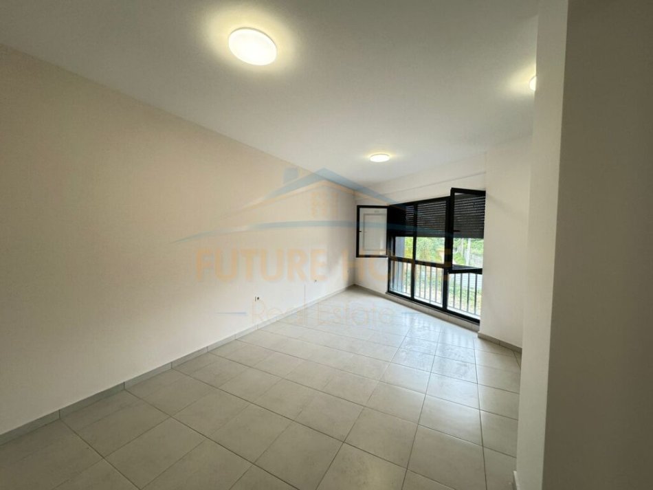 Tirane, shitet apartament 2+1 Kati 1, 94 m² (UNAZA E RE)