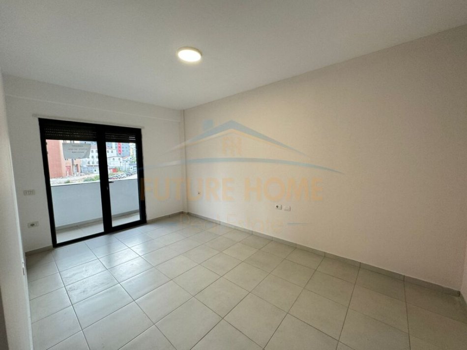 Tirane, shitet apartament 2+1 Kati 1, 94 m² (UNAZA E RE)