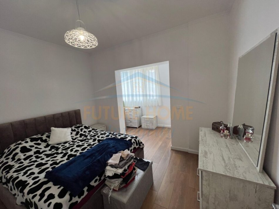 Tirane, shitet 1+1+Aneks+Ballkon , 79 m² (BRRYLI)