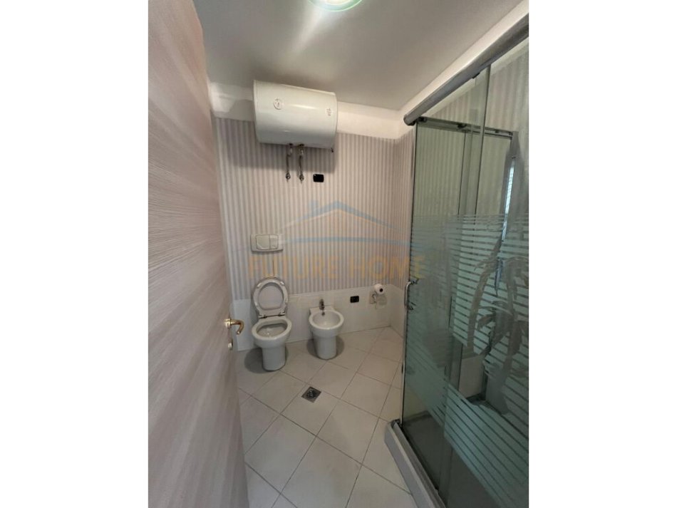 Tirane, jepet me qera apartament+verande | Penthouse 2+1+Ballkon Kati 3, 120 m² 1.200 € (Blloku)