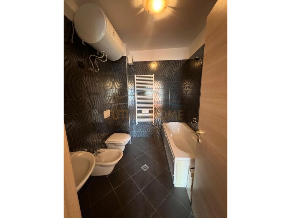 Tirane, jepet me qera apartament+verande | Penthouse 2+1+Ballkon Kati 3, 120 m² 1.200 € (Blloku)