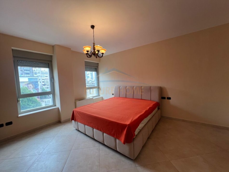 Tirane, jepet me qera apartament+verande | Penthouse 2+1+Ballkon Kati 3, 120 m² 1.200 € (Blloku)